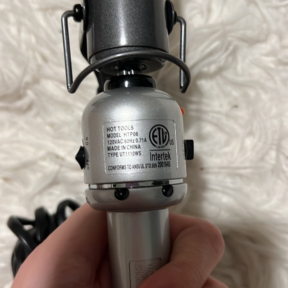 Hot Tools Curling Iron - Picture 3 of 3